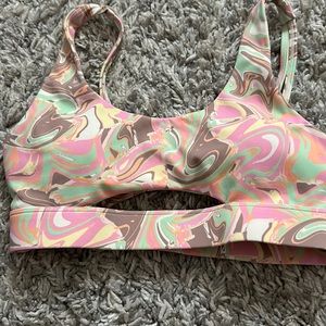 gym cut out sports bra